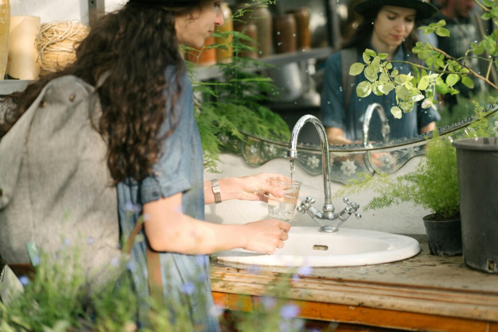 How to Connect a Faucet to an Outdoor Sink in 4 Steps